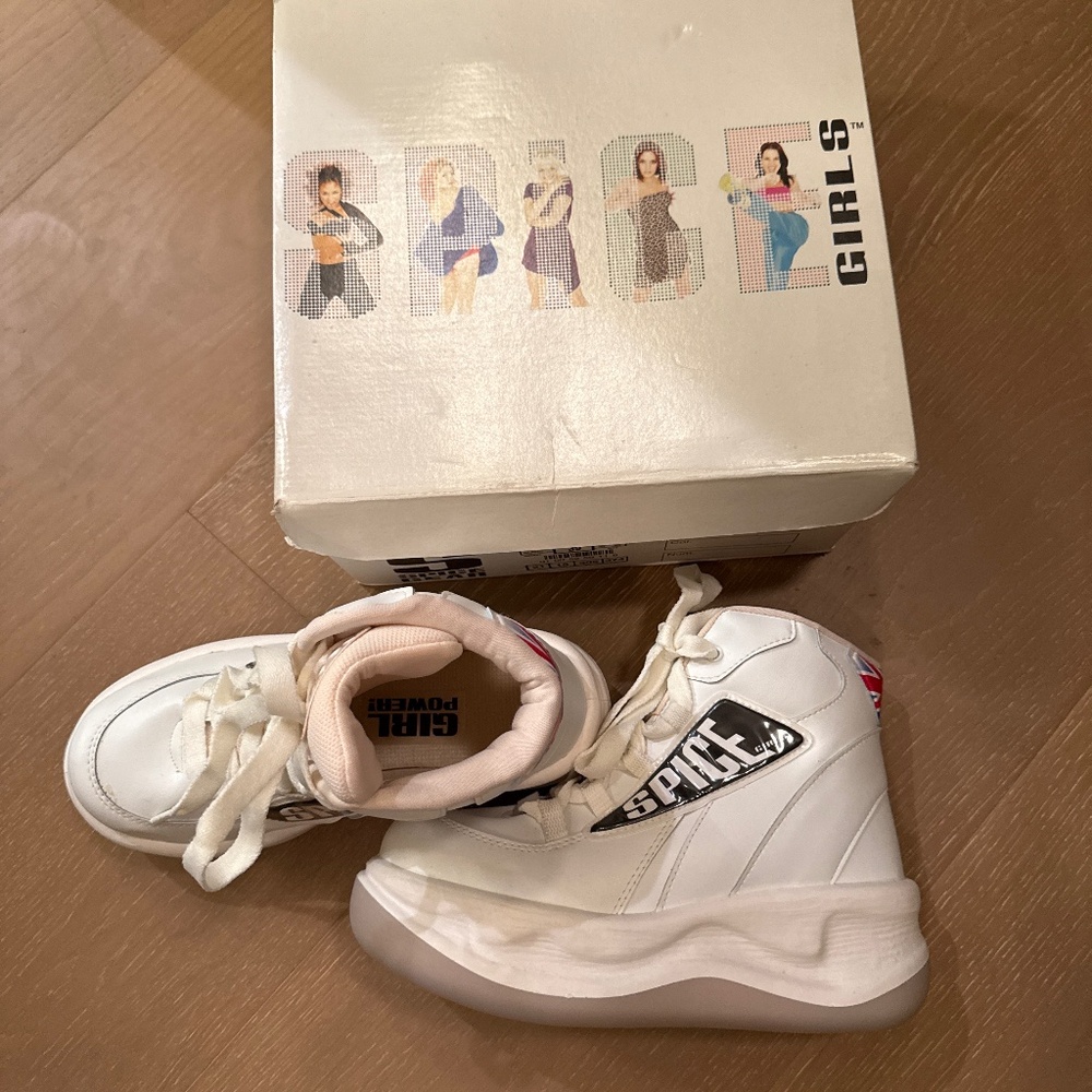 COLLECTIBLE SPICE GIRL SHOES size 39 🇬🇧
